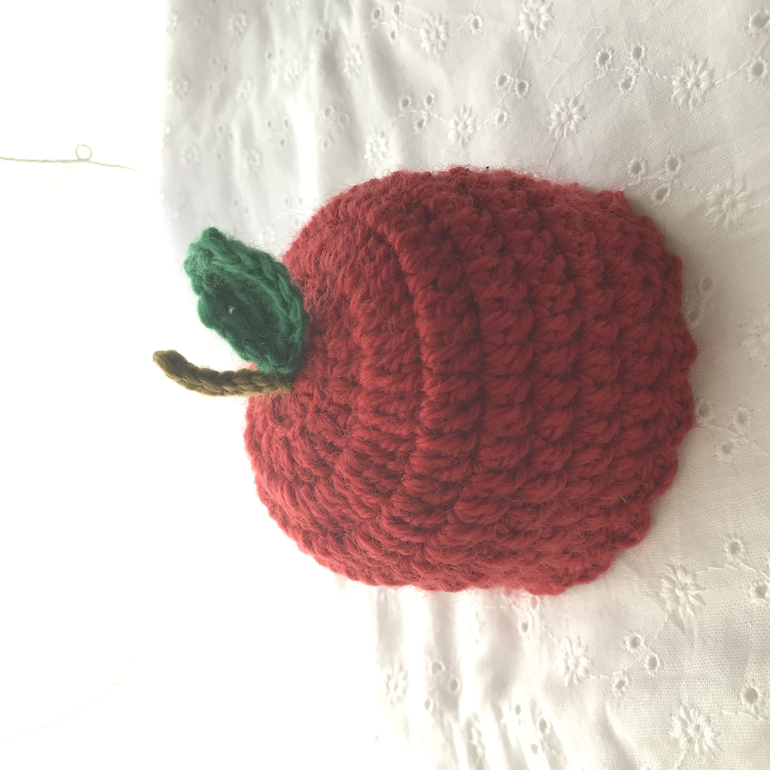 かぎ針編み ぬいぐるみ用のりんご帽子です ルシアン ハンドメイドコミュニティ La Vida コミュニティサイト